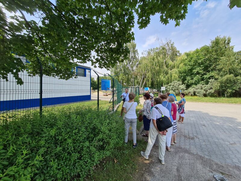 Zdjęcie 6: Przed Stacją Uzdatniania Wody